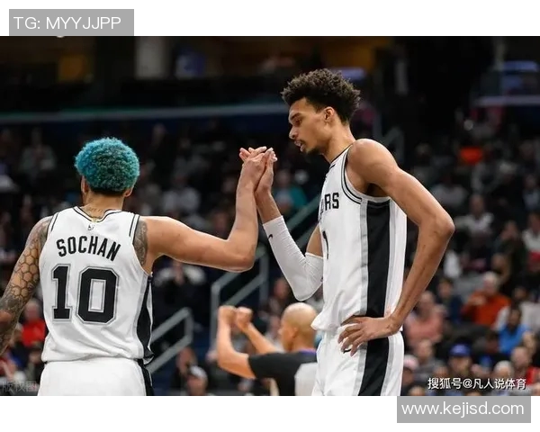 考辛斯：福克斯对马刺是完美的补充 需要关键时刻一锤定音的球员